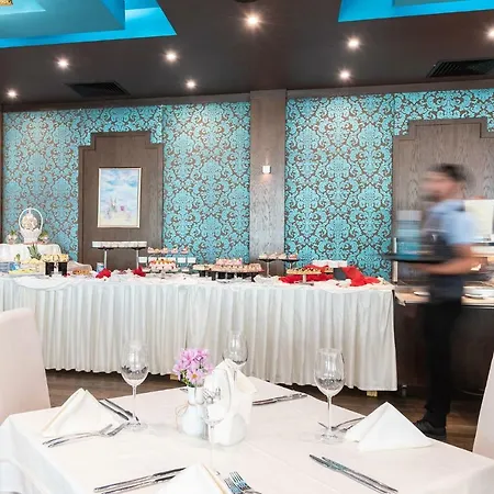 Garden Of Eden Complex Hotel